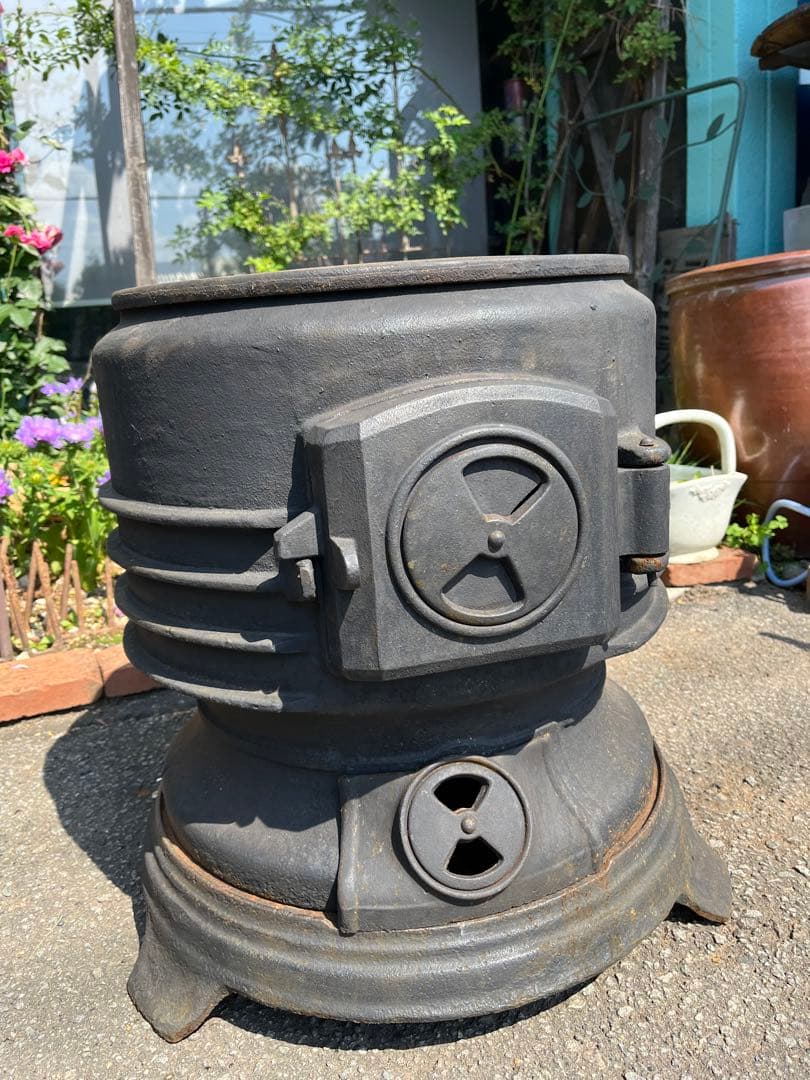 ぱちきゅうです 石炭ストーブ、薪ストーブ、大型ストーブ、小学校ストーブ、