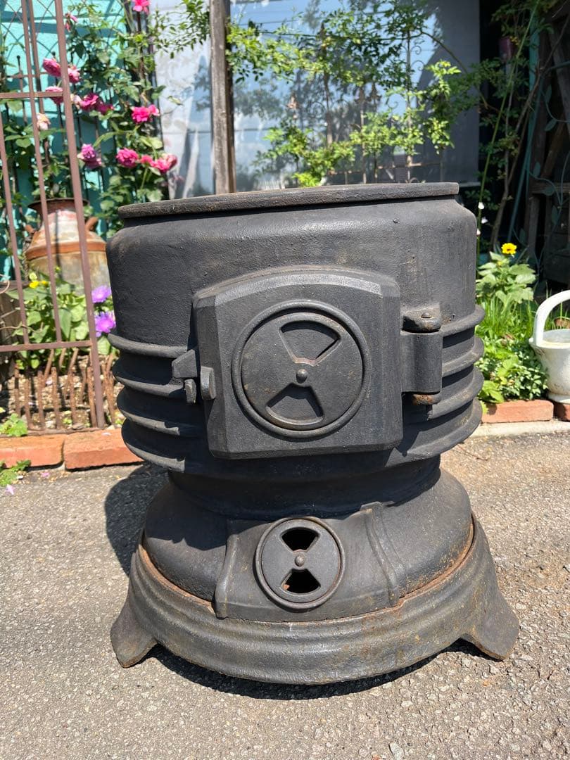 ぱちきゅうです 石炭ストーブ、薪ストーブ、大型ストーブ、小学校ストーブ、