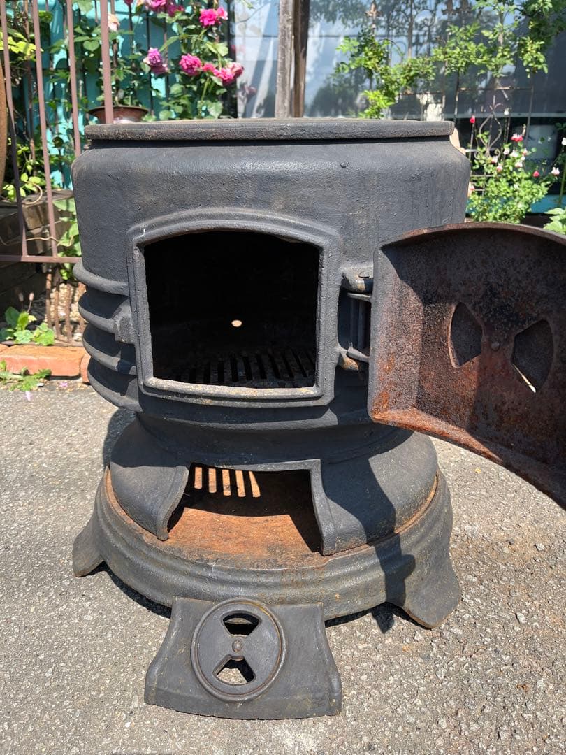 ぱちきゅうです 石炭ストーブ、薪ストーブ、大型ストーブ、小学校ストーブ、