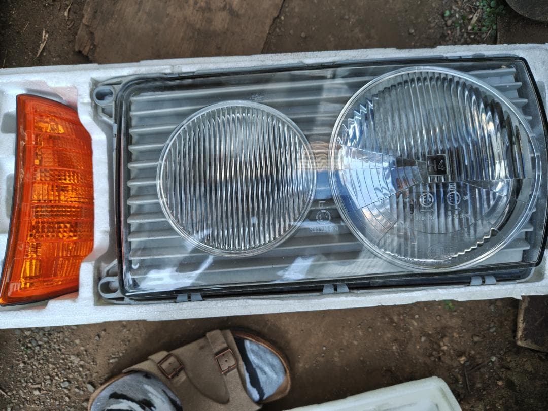 「希少」W123ベンツ　ヘッドライト