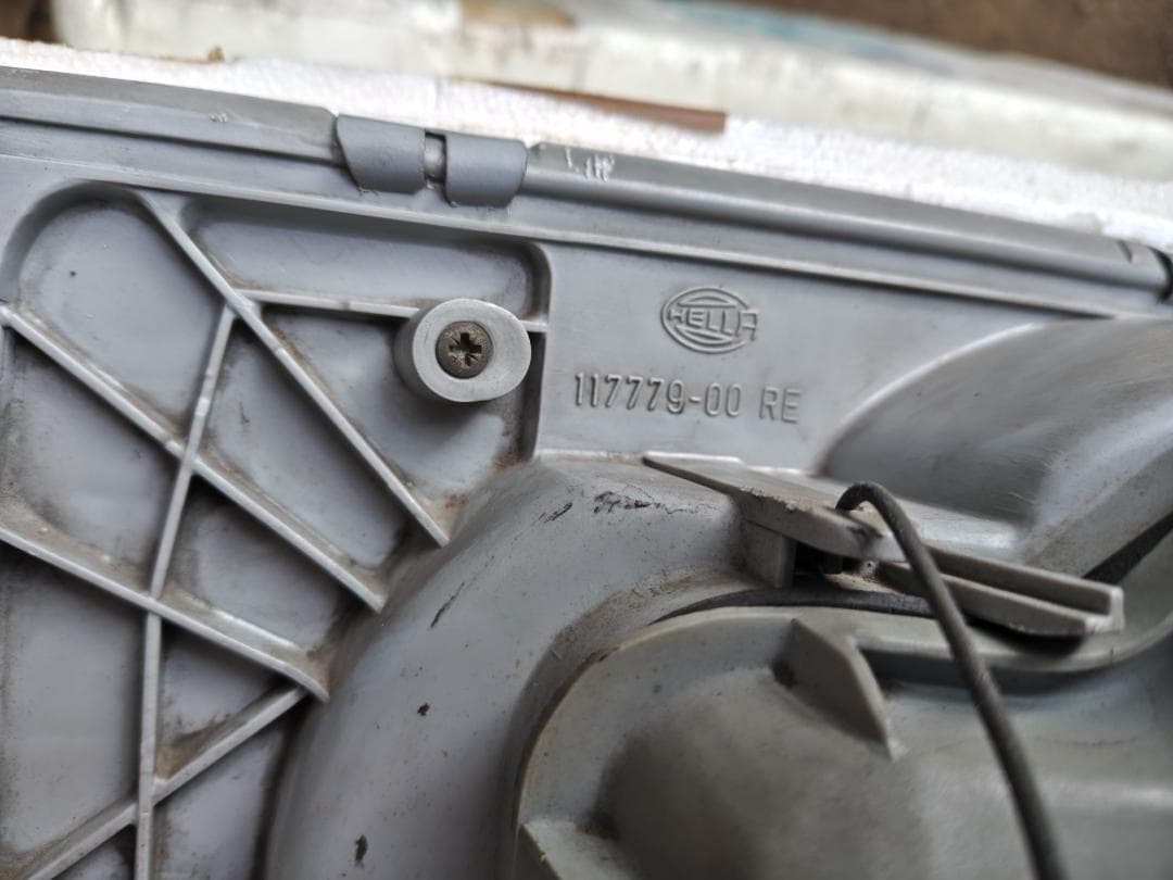 「希少」W123ベンツ　ヘッドライト