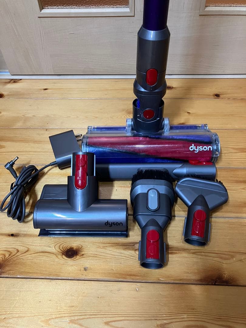 ダイソン Dyson V10（SV12） 動作品　付属品あり
