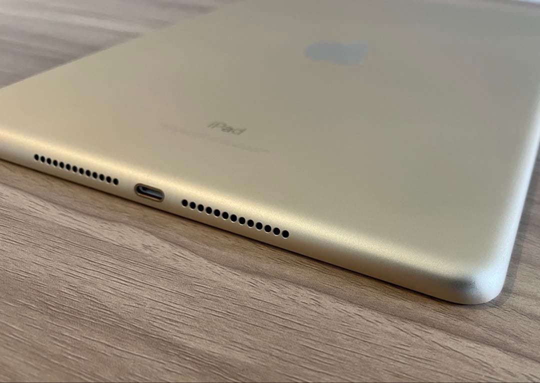 美品 iPad 第5世代 ゴールド 32GB Wi-fi モデル A1822