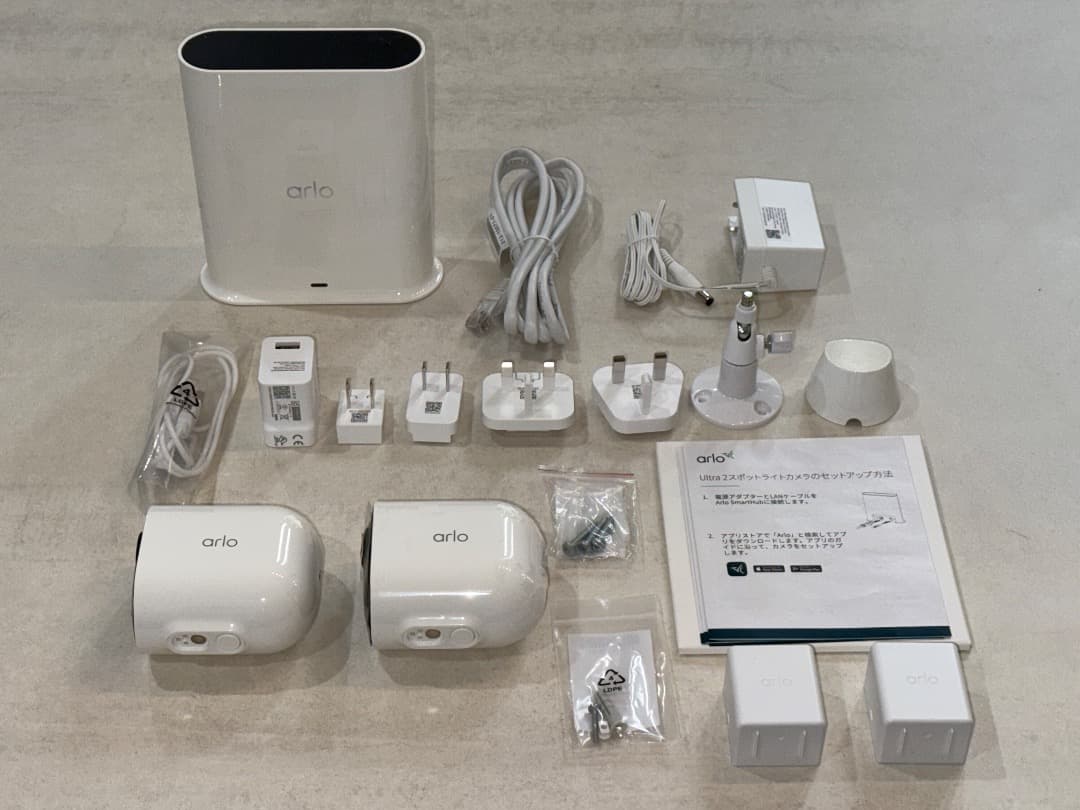 【ほぼ新品】Arlo Ultra2 セキュリティカメラ2台+SmartHub