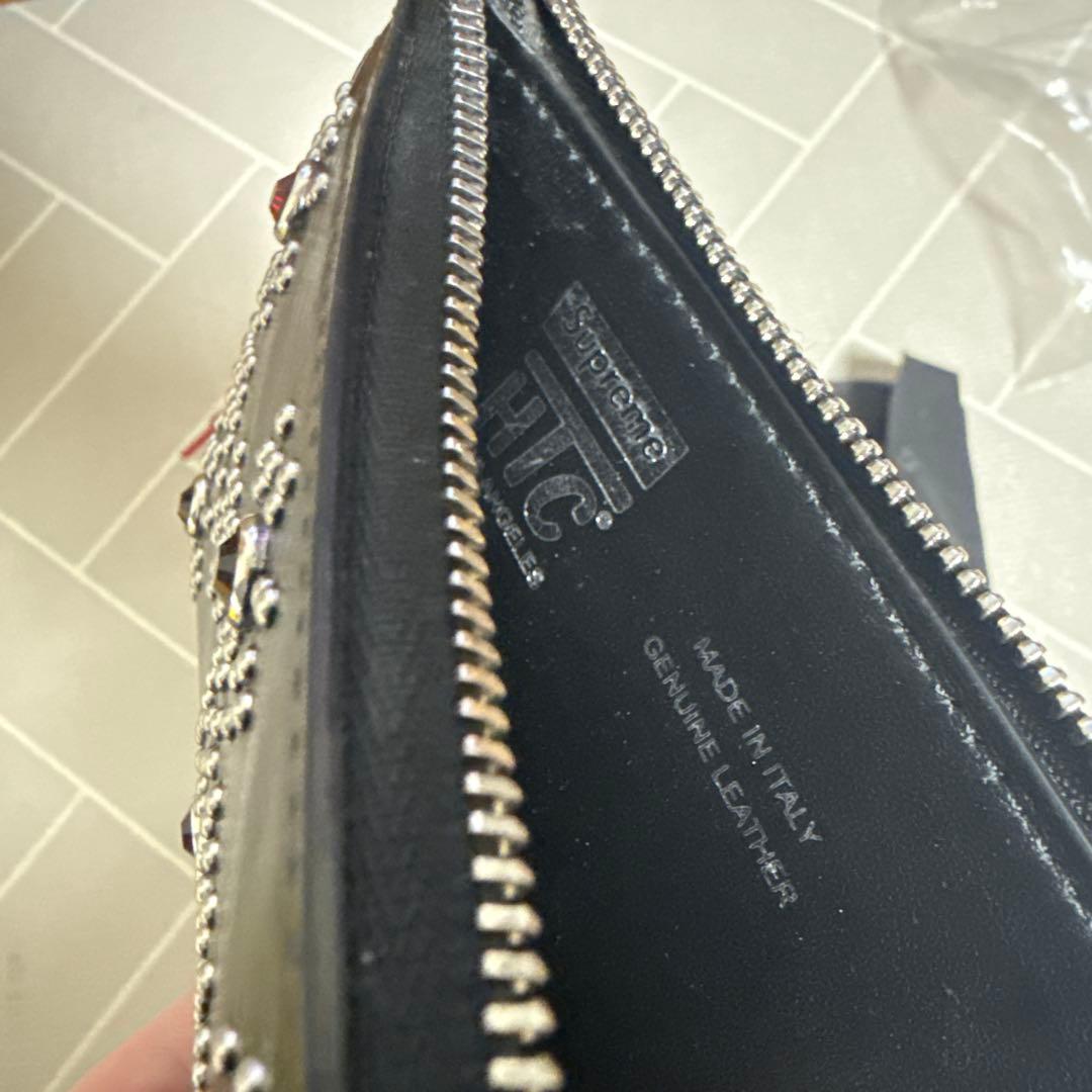 htc SUPREMEスタッズ付きブラックケース