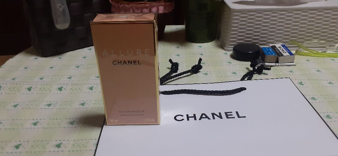 シャネル アリュール オードゥ トワレット (ヴァポリザター) 50ml