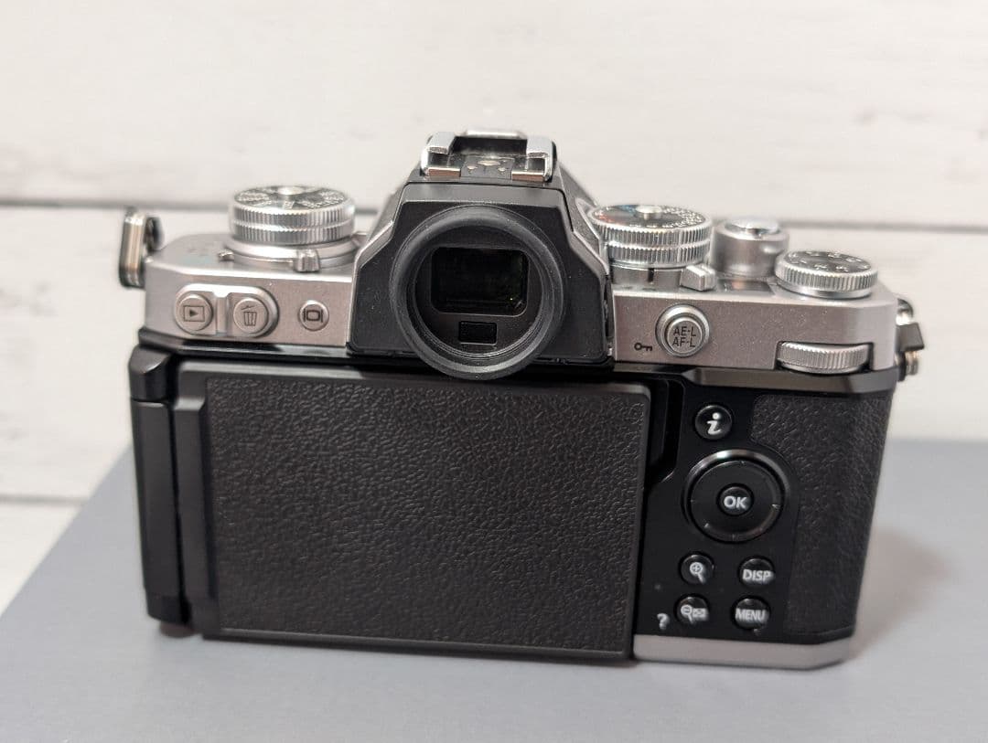 Nikon Zfc 16-50 VR レンズキット シルバー