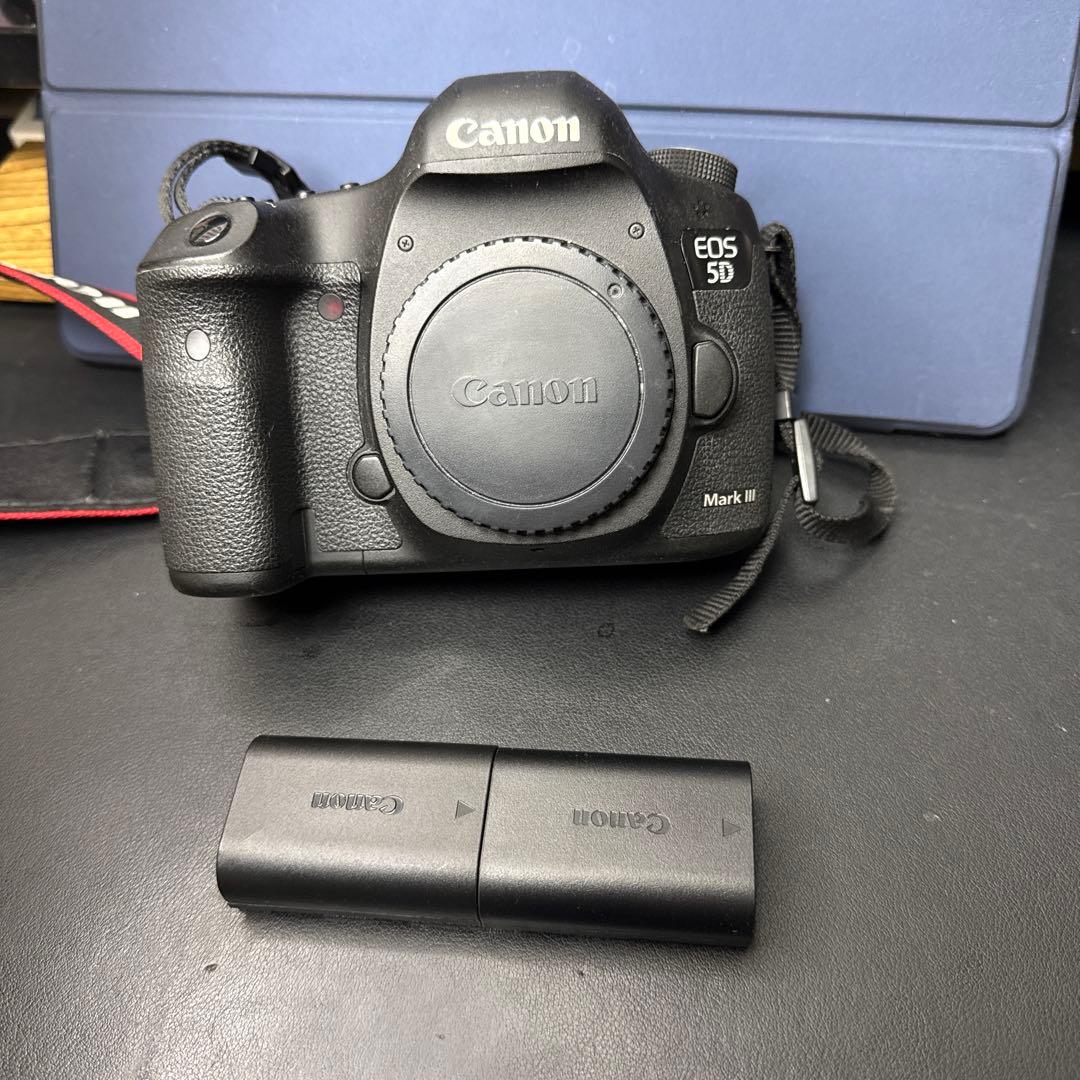デジタルカメラ Canon EOS 5D Mark III