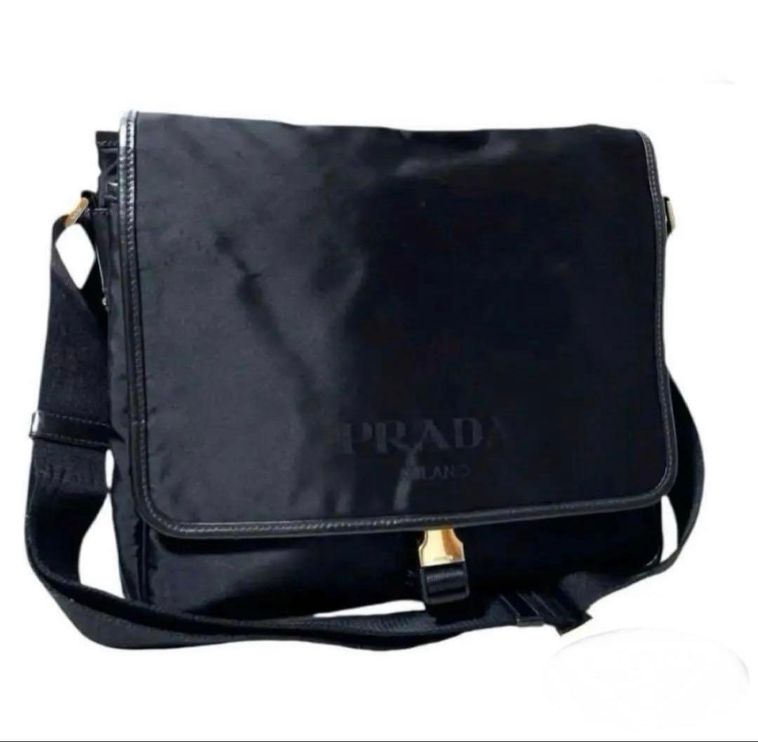 プラダ メッセンジャーバッグ　ショルダー　黒