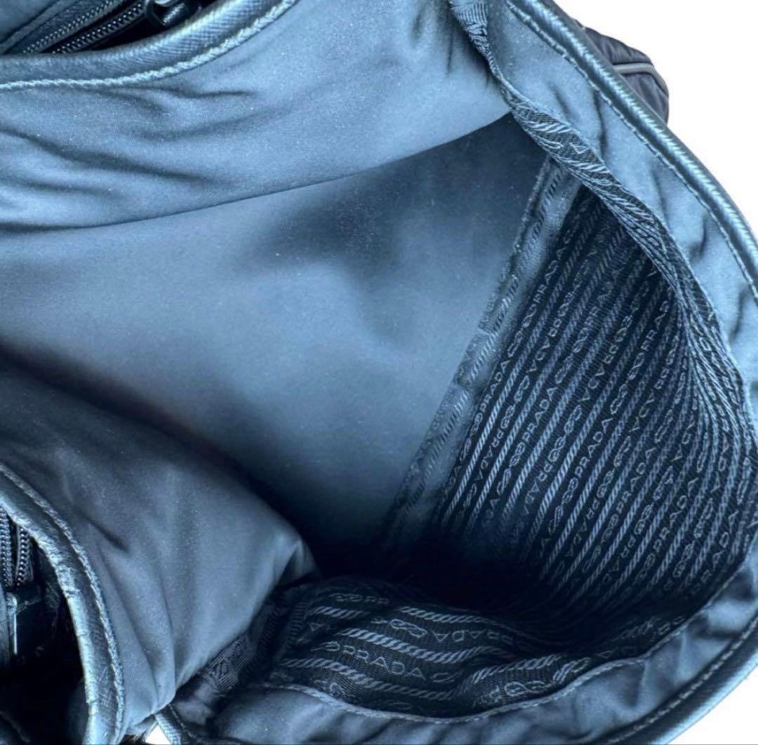 プラダ メッセンジャーバッグ　ショルダー　黒