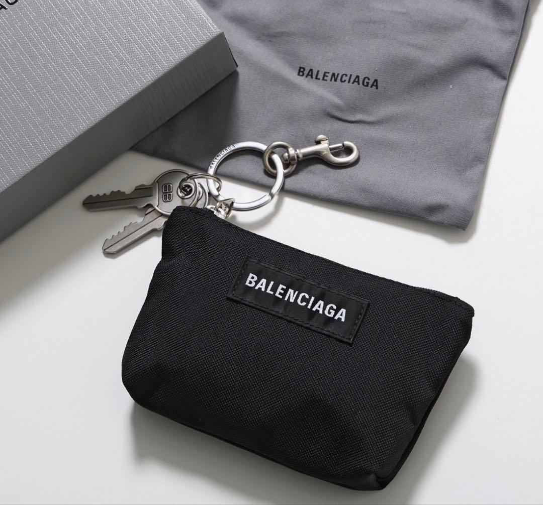 【新品/美品】バレンシアガ チャーム ジップポーチ リサイクルナイロン 黒