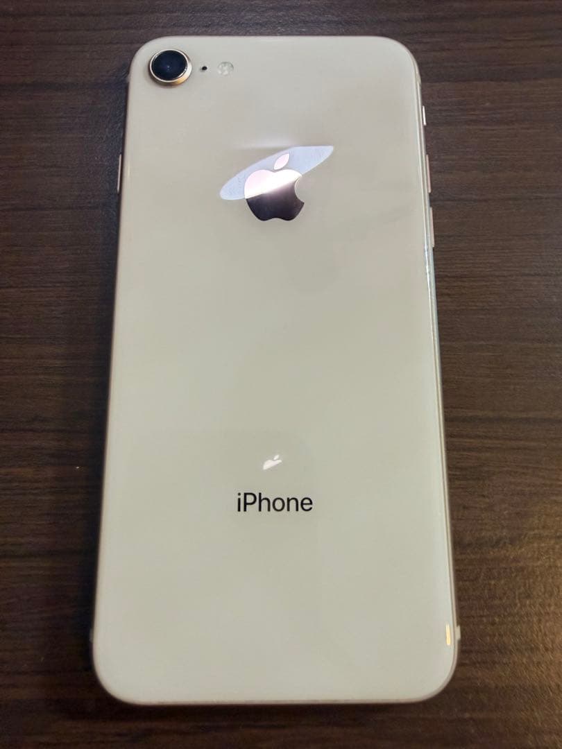 iPhone8 64GB シルバー 本体のみ SIMフリー