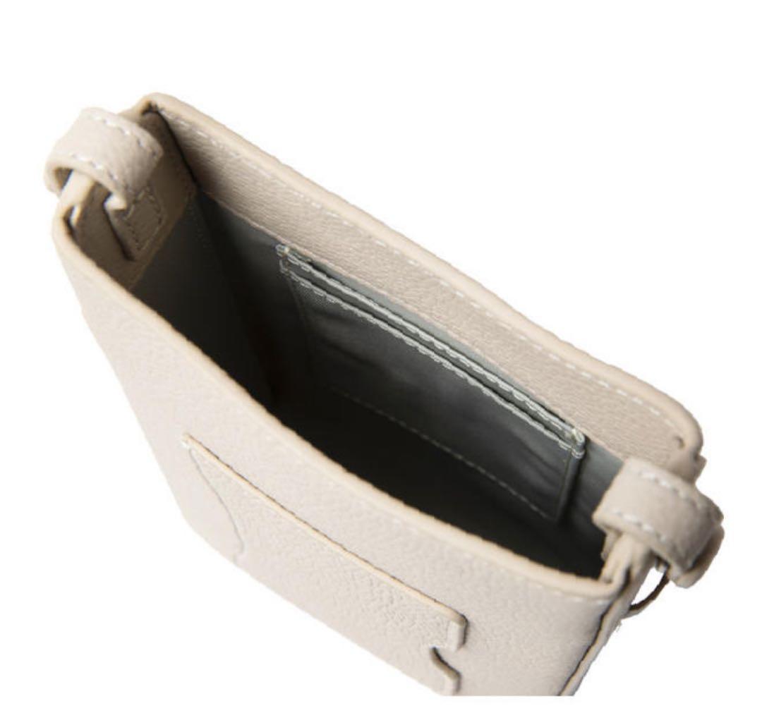 新品❗️DEMIU Petit Smartphone Bag ストラップ付ベージュ