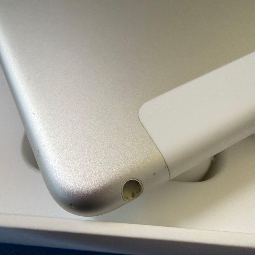 Apple iPad mini 4 シルバー 128GB Wi-Fi セルラー