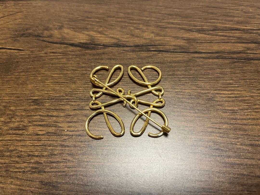 LOEWE ロエベ ブローチ ゴールド