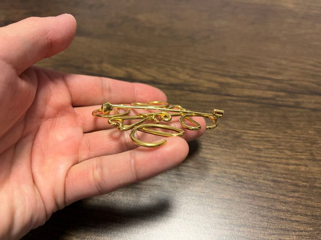 LOEWE ロエベ ブローチ ゴールド