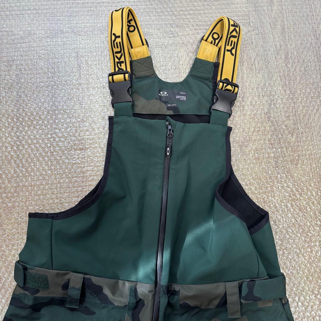 美品　オークリーOakley ビブパンツ　迷彩柄 XLスノーボードウェア　スキー