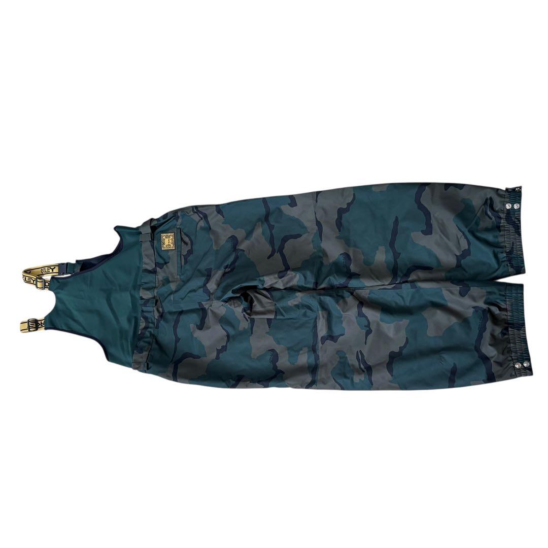 美品　オークリーOakley ビブパンツ　迷彩柄 XLスノーボードウェア　スキー