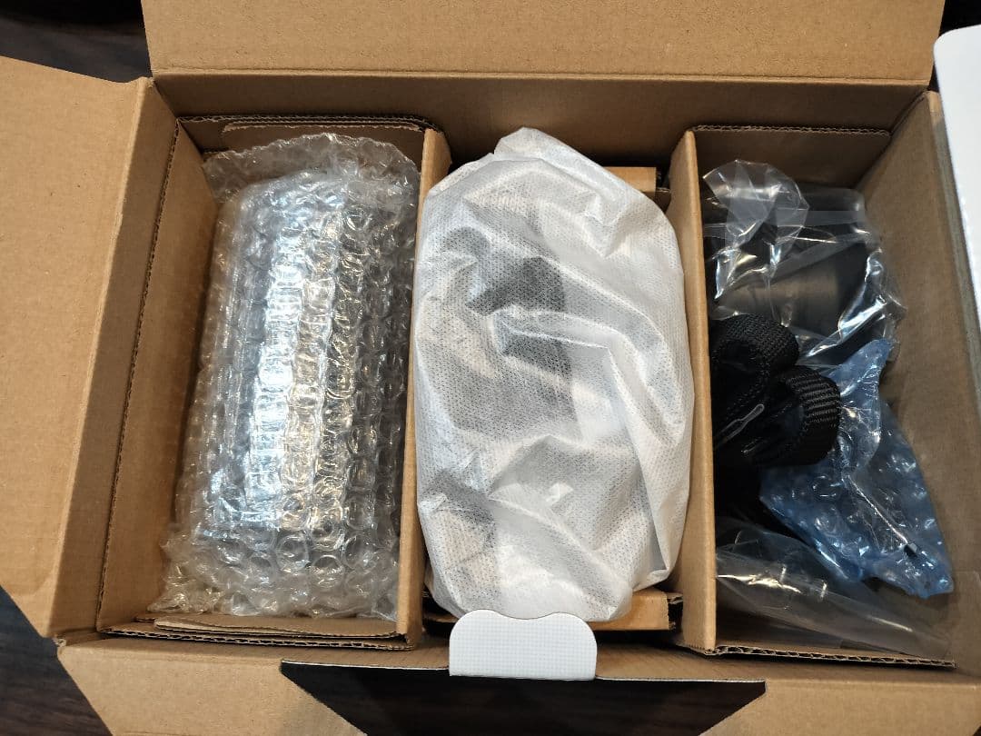 や*い様 SONY α6100 ミラーレス一眼カメラ ダブルズームキット 展示品