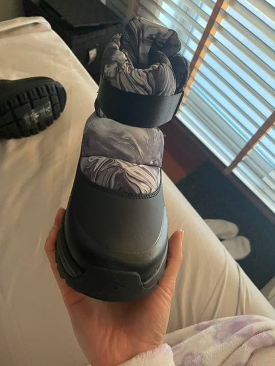 UGG YOSE PUFF MARBLE アグ ヨセ パフ マーブル　箱付き