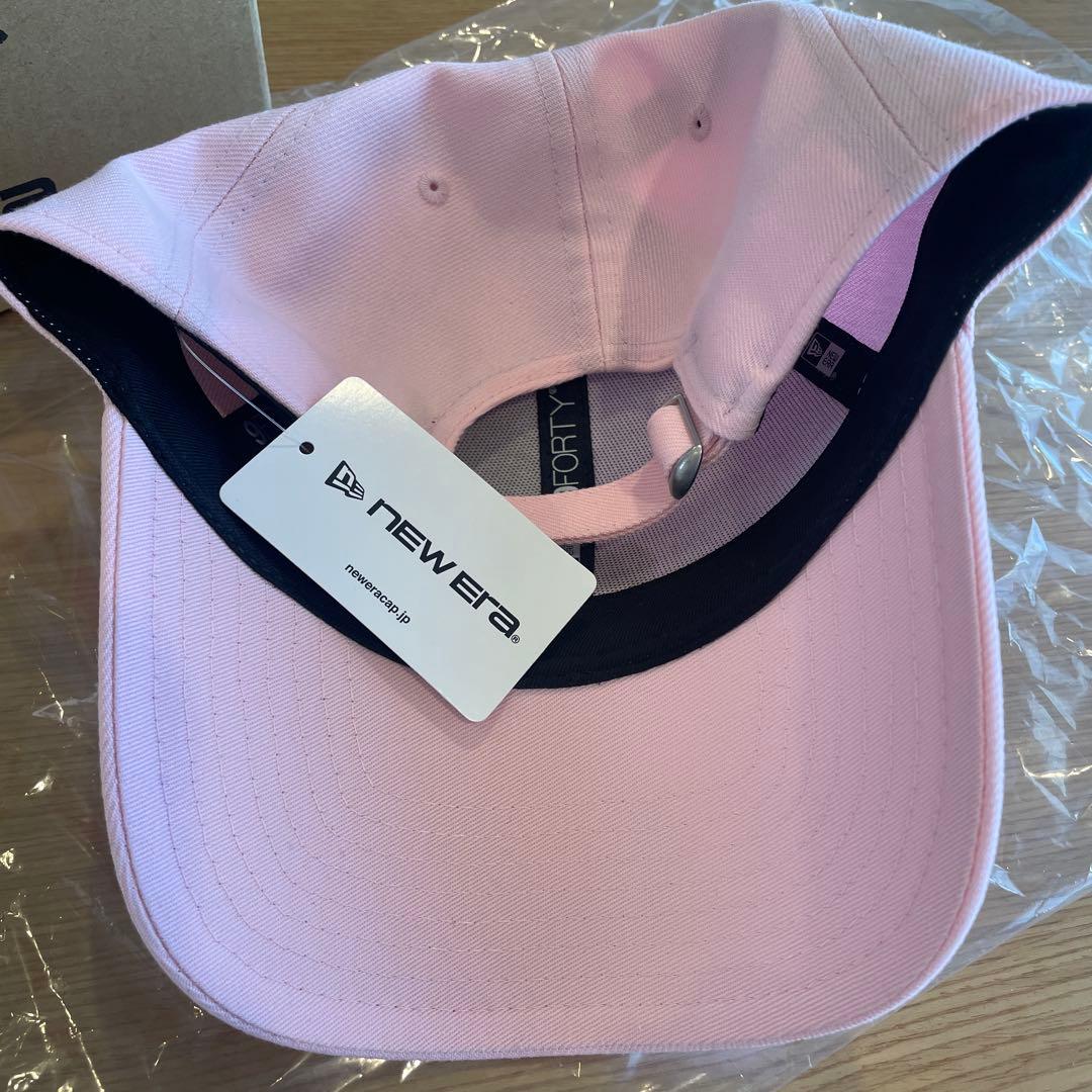値下げ中⭐️日本正規品⭐️新品⭐️ニューエラクラッシックロゴ　ラインストーンピンクです