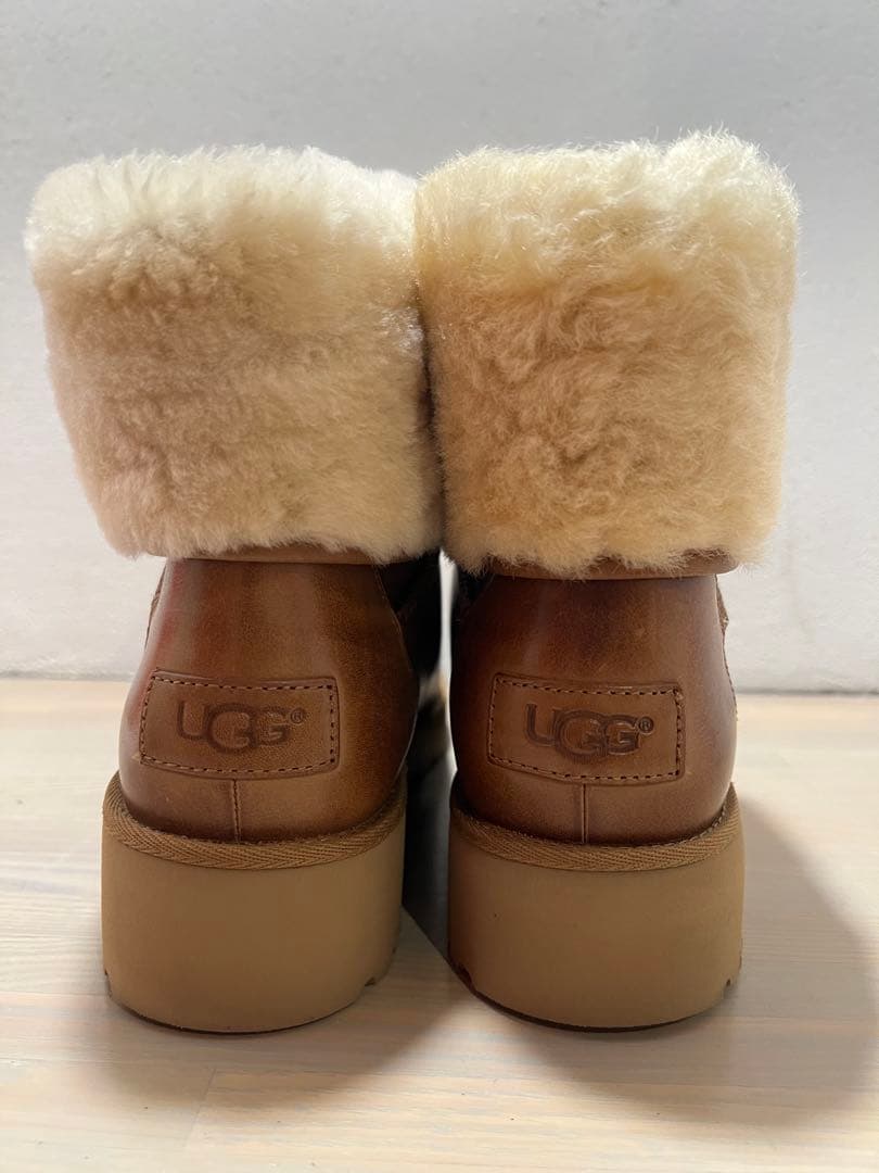 (美品) UGG アグ ジップアップ ムートンブーツ 24cm