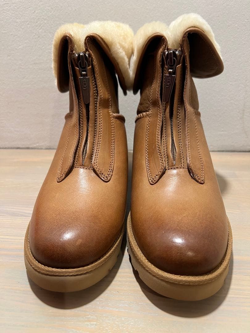 (美品) UGG アグ ジップアップ ムートンブーツ 24cm