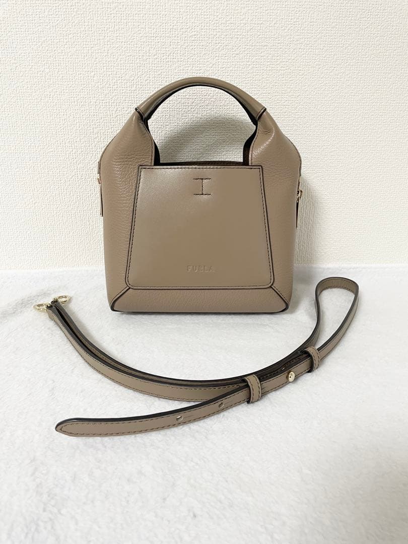 【美品】FURLA miniジルダショルダーバッグ　グレージュ