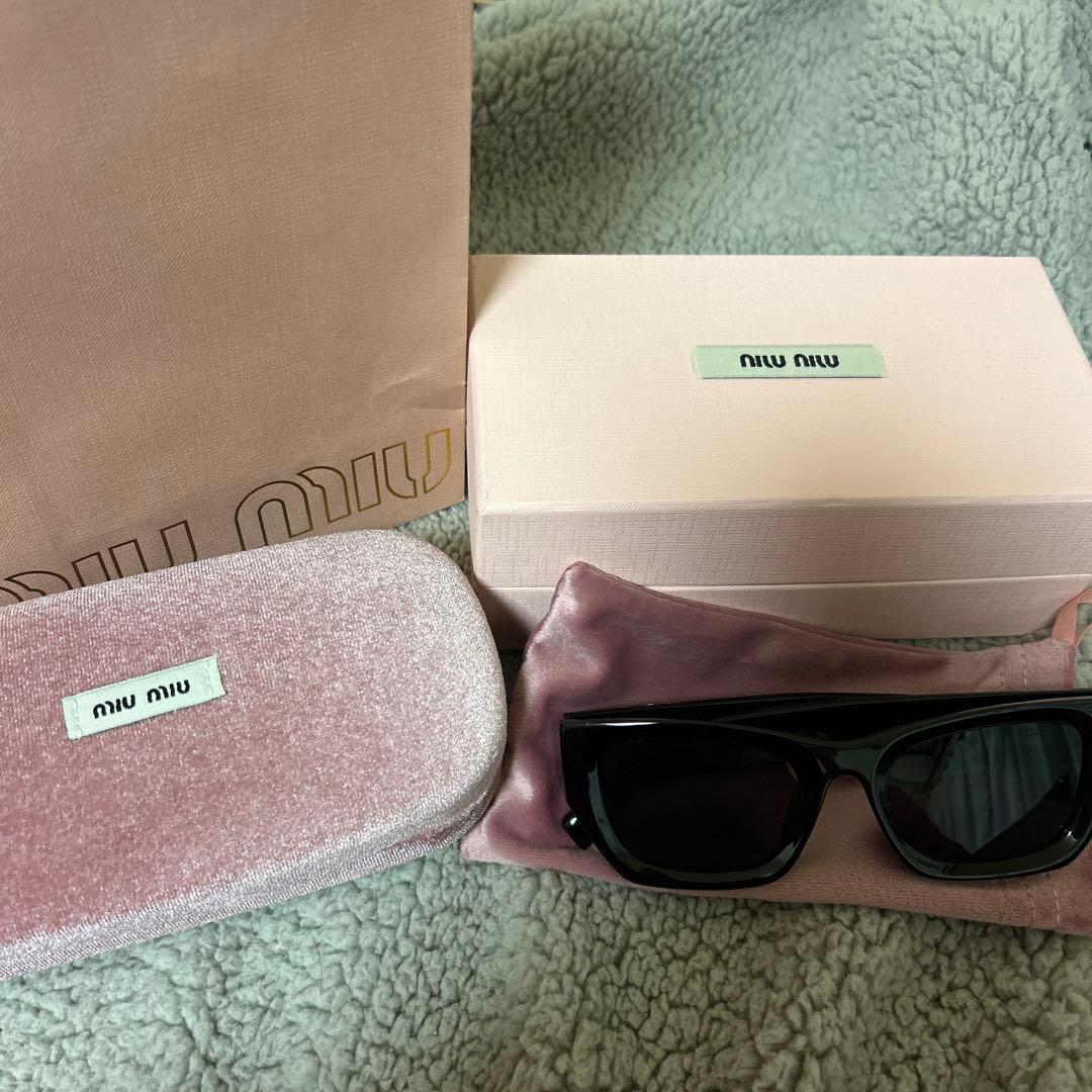 miu miu ブラック サングラス ケース付き