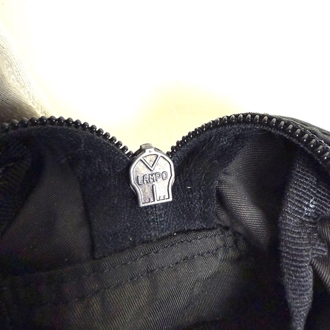 PRADA ポーチ　化粧ポーチ　三角ロゴ　テスートナイロン　白タグ　黒