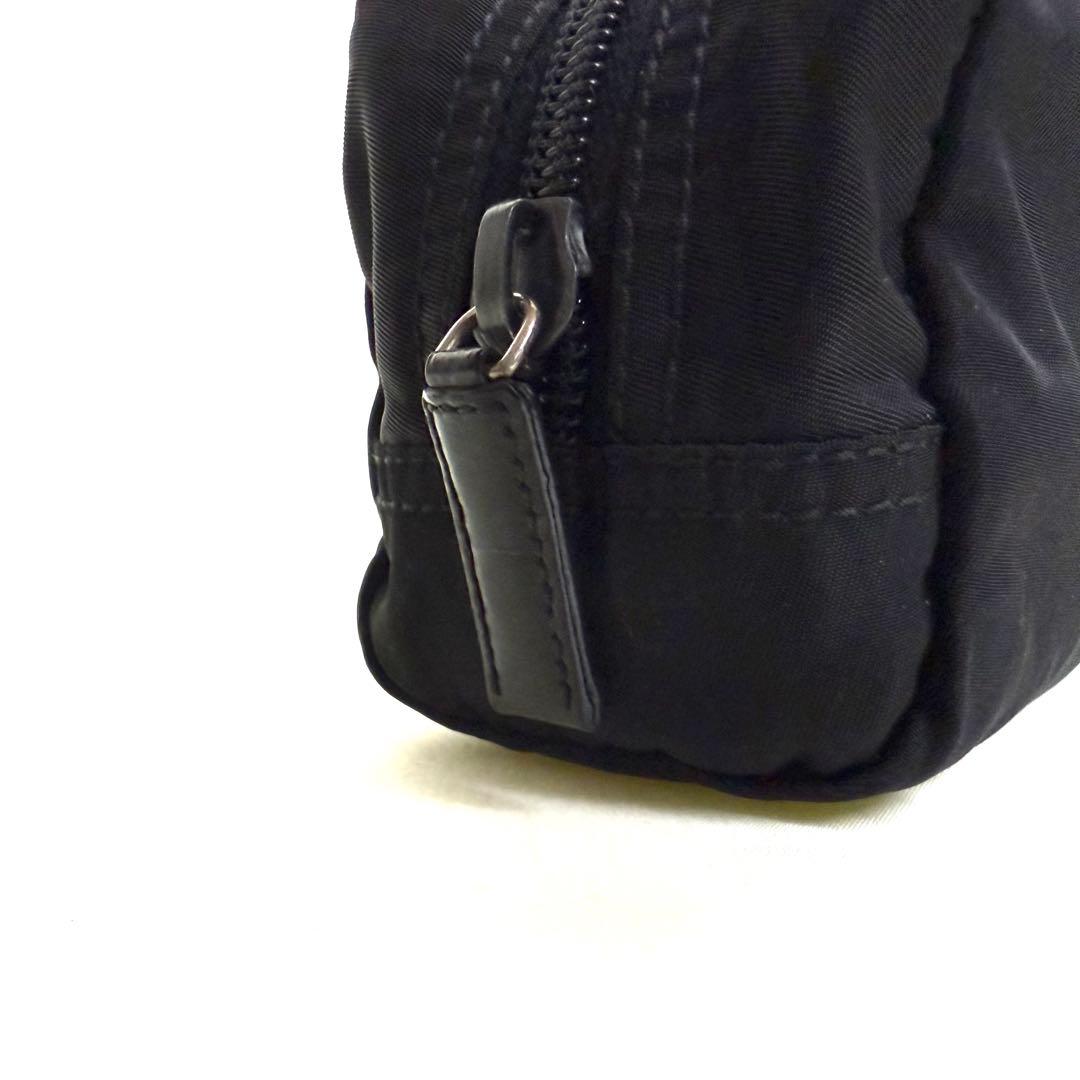 PRADA ポーチ　化粧ポーチ　三角ロゴ　テスートナイロン　白タグ　黒