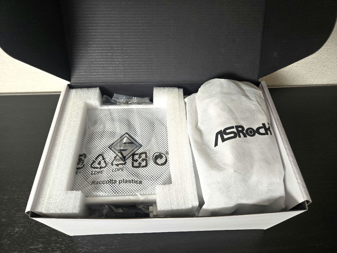 ASRock Steel Legend SL-1000GW 1000W電源 白色