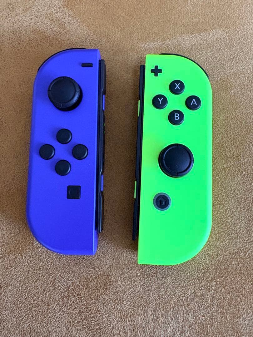 S*a様 NINTENDO switch 本体一式・ジョイコン2個付属【極美品】