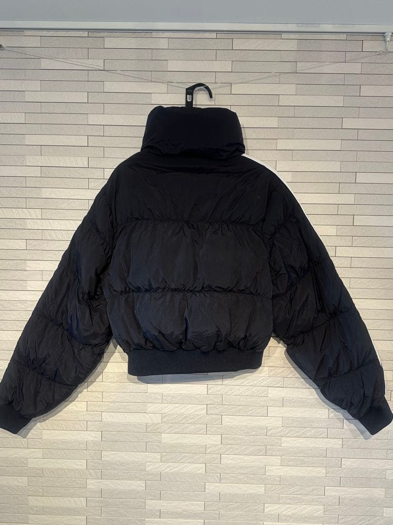 新品adidas★アディダス★アディカラークロップド合成ダウンパファー★黒