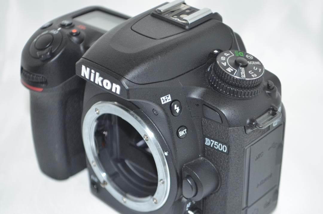 極美品級　シャッター数4800回以下 Nikon D7500☆Wi-Fi搭載
