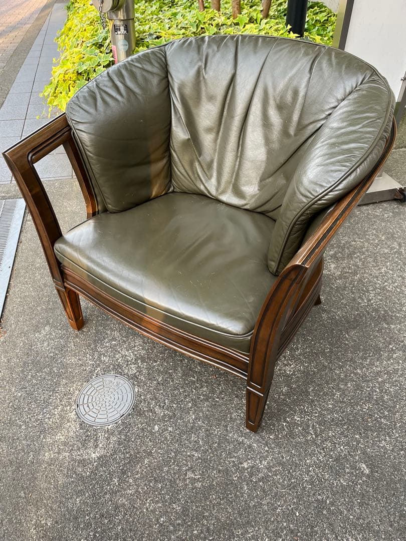 マルニ　ロイヤル　1Pソファ 総革張り