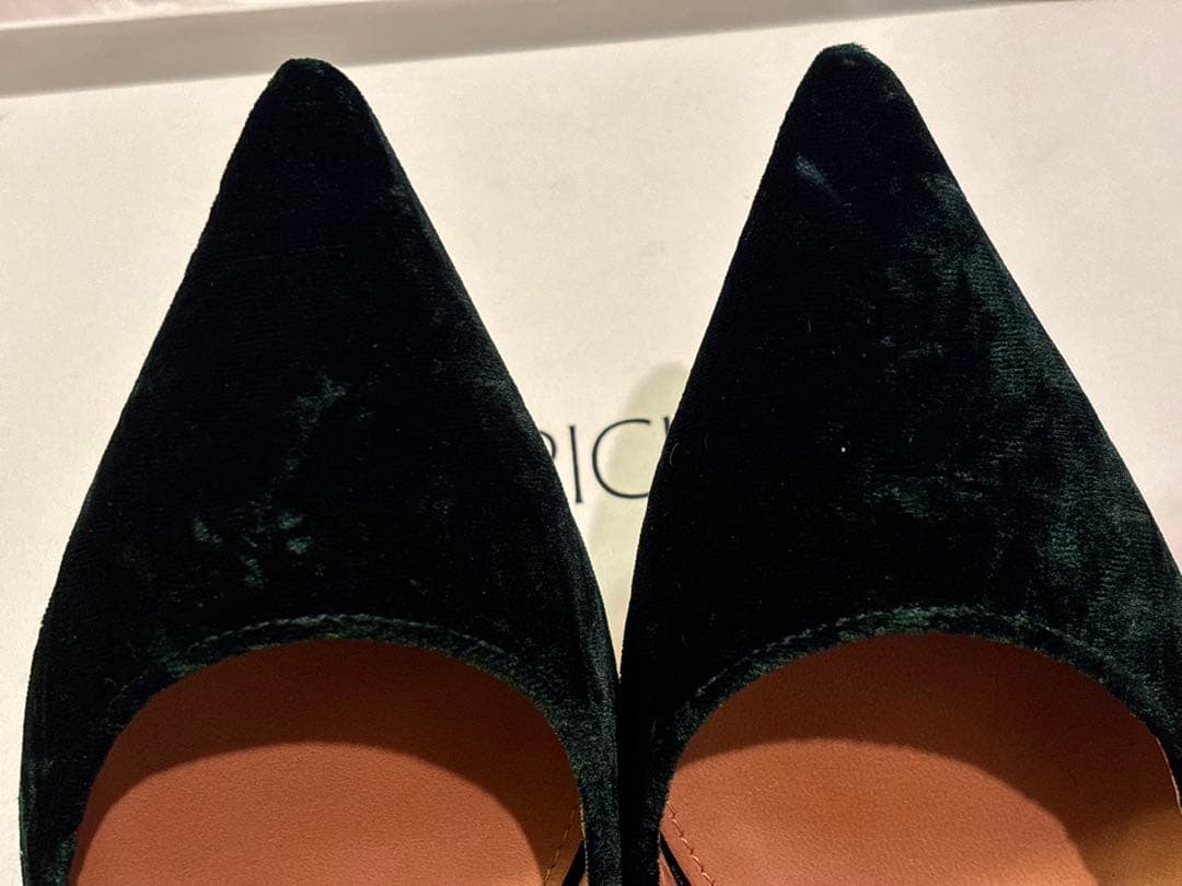 【送料込・短時間一度のみの使用】PIPPICHIC グリーンベルベットパンプス