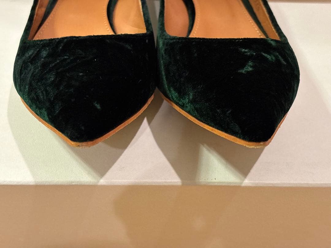 【送料込・短時間一度のみの使用】PIPPICHIC グリーンベルベットパンプス