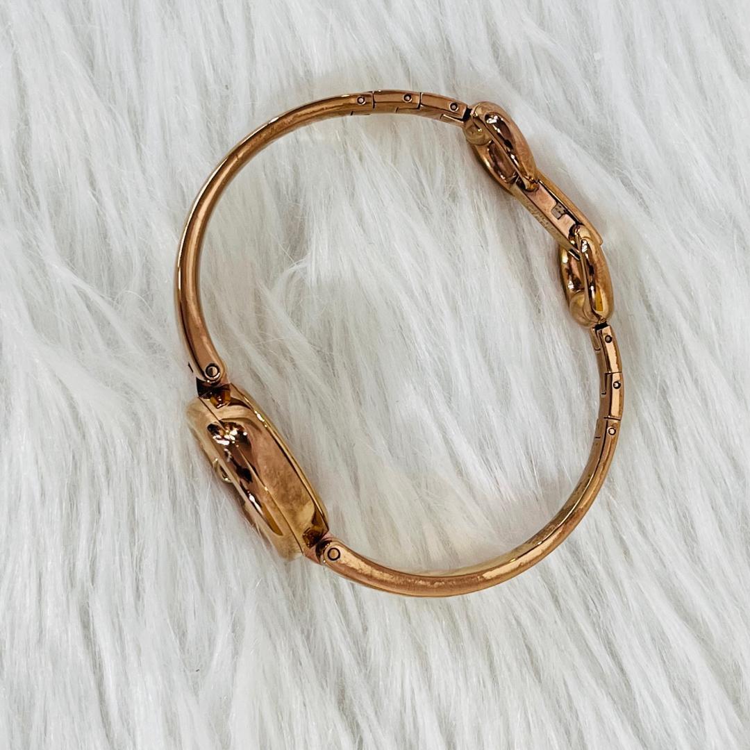 GUCCI 腕時計 バングル シュエル ピンク