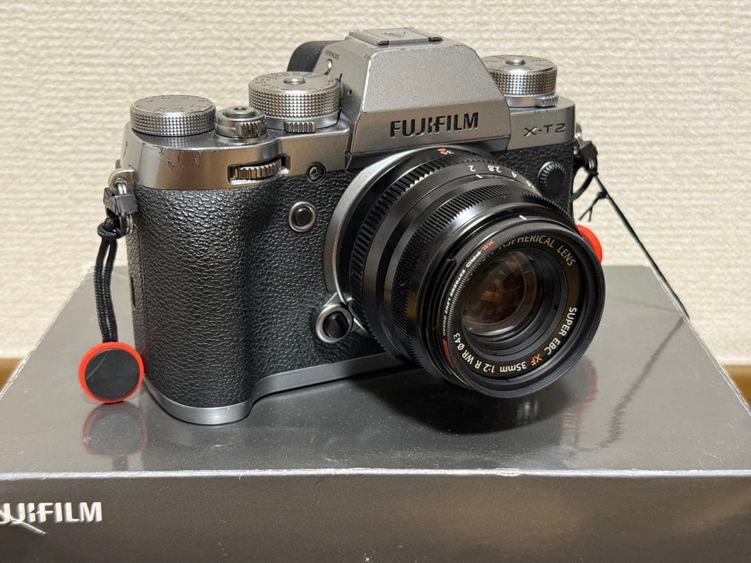 FUJIFILM X-T2とXF35mmF2 R WR パワーグリップのセット
