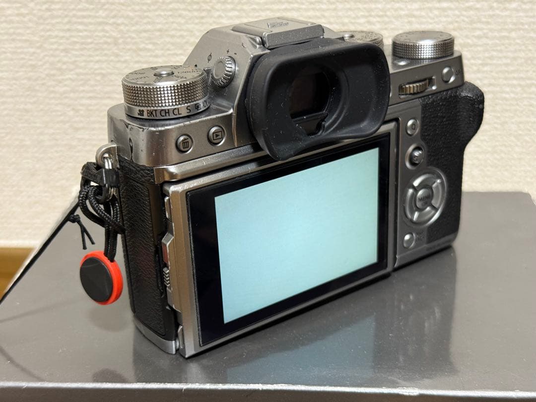 FUJIFILM X-T2とXF35mmF2 R WR パワーグリップのセット