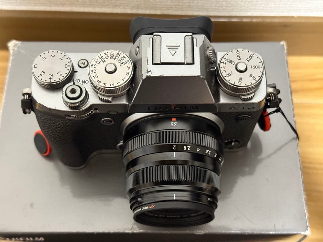 FUJIFILM X-T2とXF35mmF2 R WR パワーグリップのセット