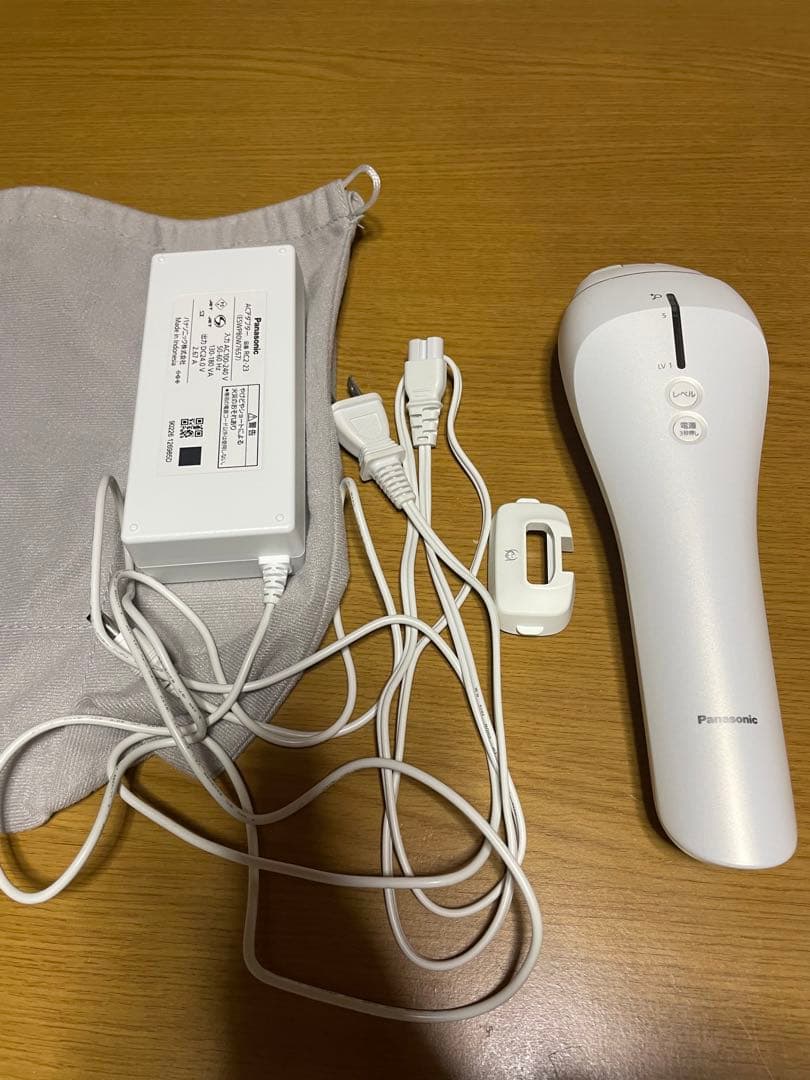 Panasonic 光エステ　脱毛器 ESWP80W7657 RC2-23