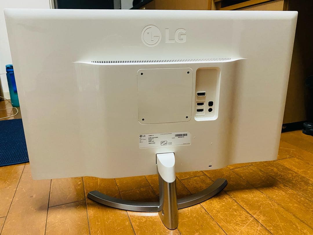 LG 27UD68-W ディスプレイ