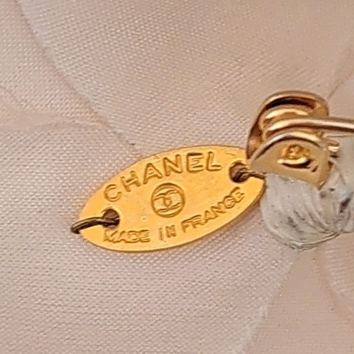 シャネル カメリア ブローチ コサージュ箱付 ホワイト 入学式・卒業式等