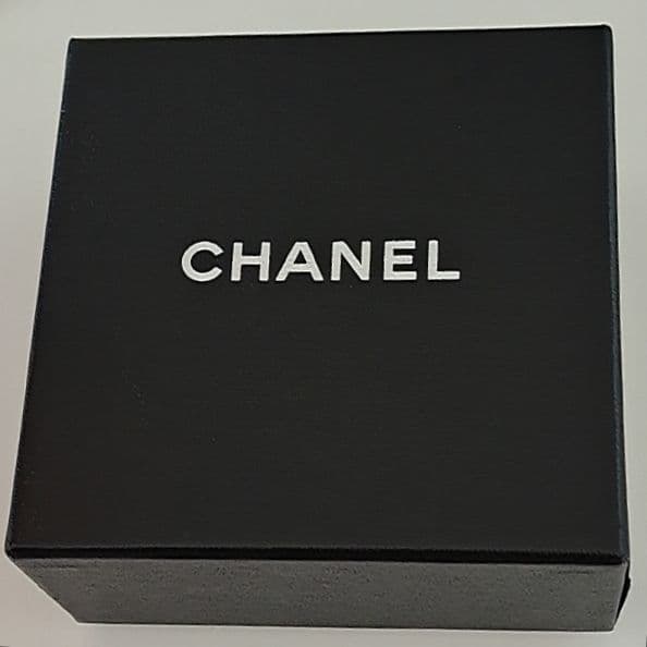 シャネル カメリア ブローチ コサージュ箱付 ホワイト 入学式・卒業式等