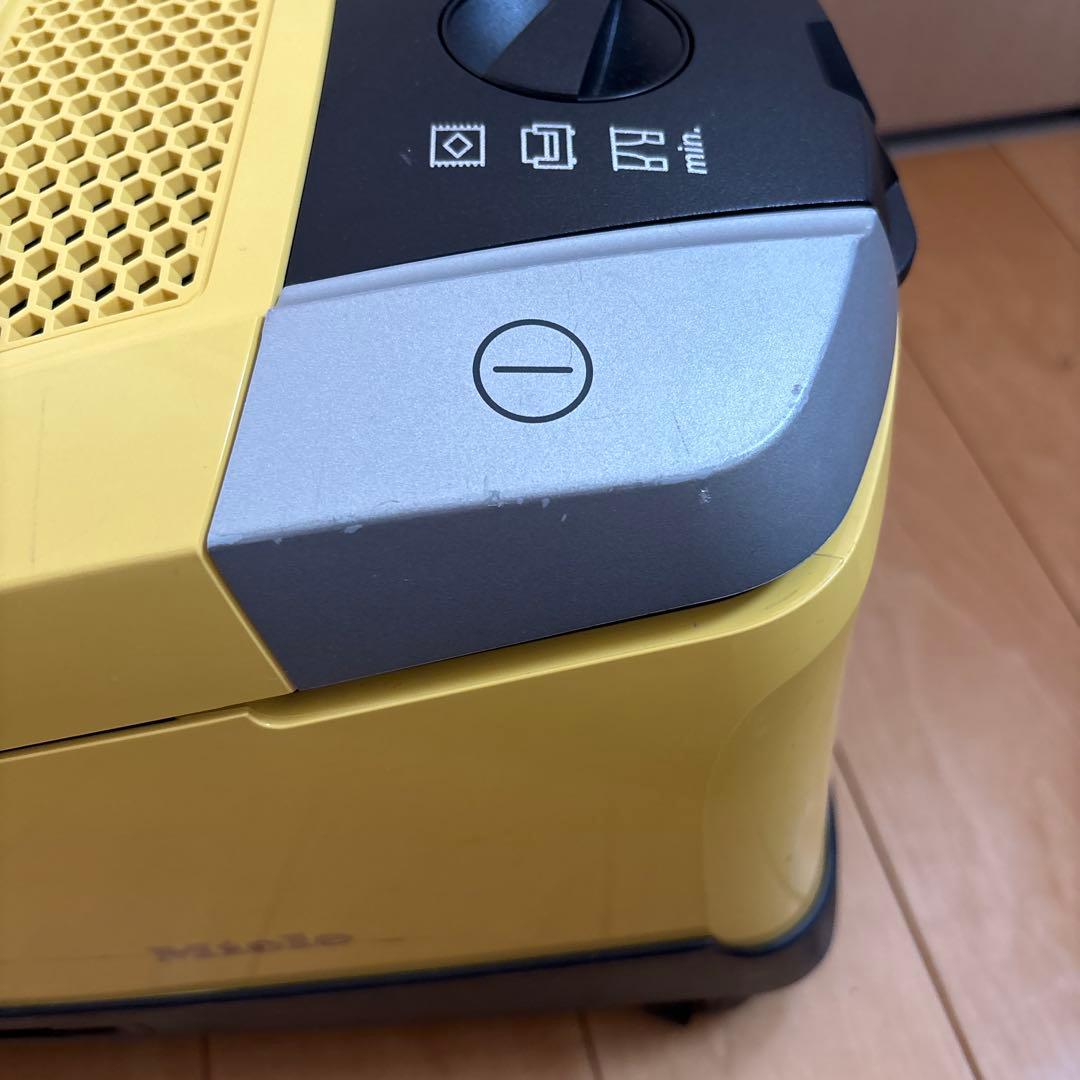 Miele ミーレ　紙パック式掃除機　Compact C2 SDAO0CY