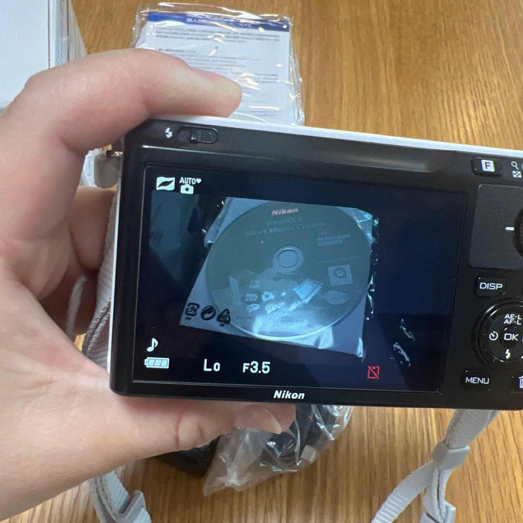 Nikon 1 J1 ホワイト 標準レンズ付き　ジャンク？