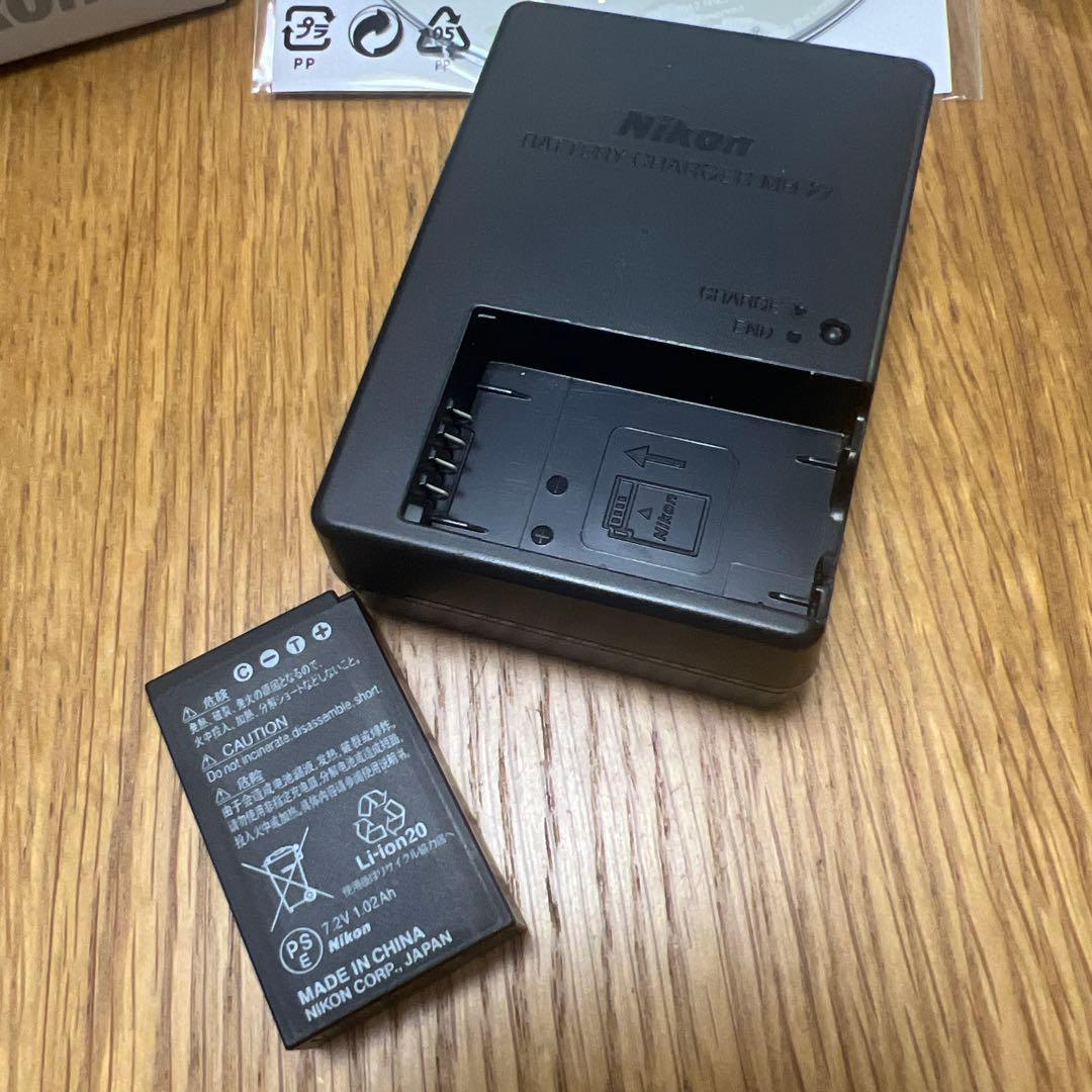 Nikon 1 J1 ホワイト 標準レンズ付き　ジャンク？