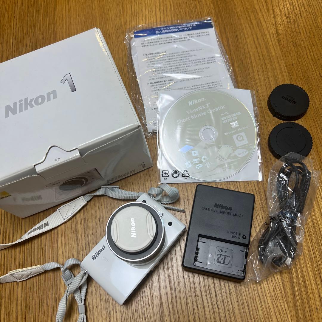 Nikon 1 J1 ホワイト 標準レンズ付き　ジャンク？